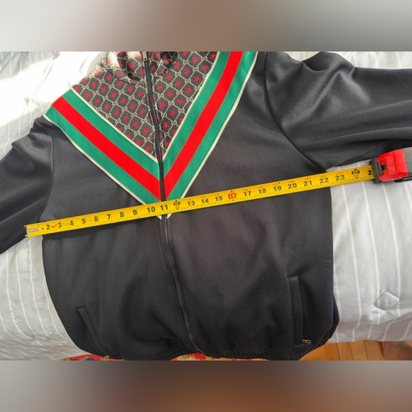 Authentic Gucci - Picture 8 of 8